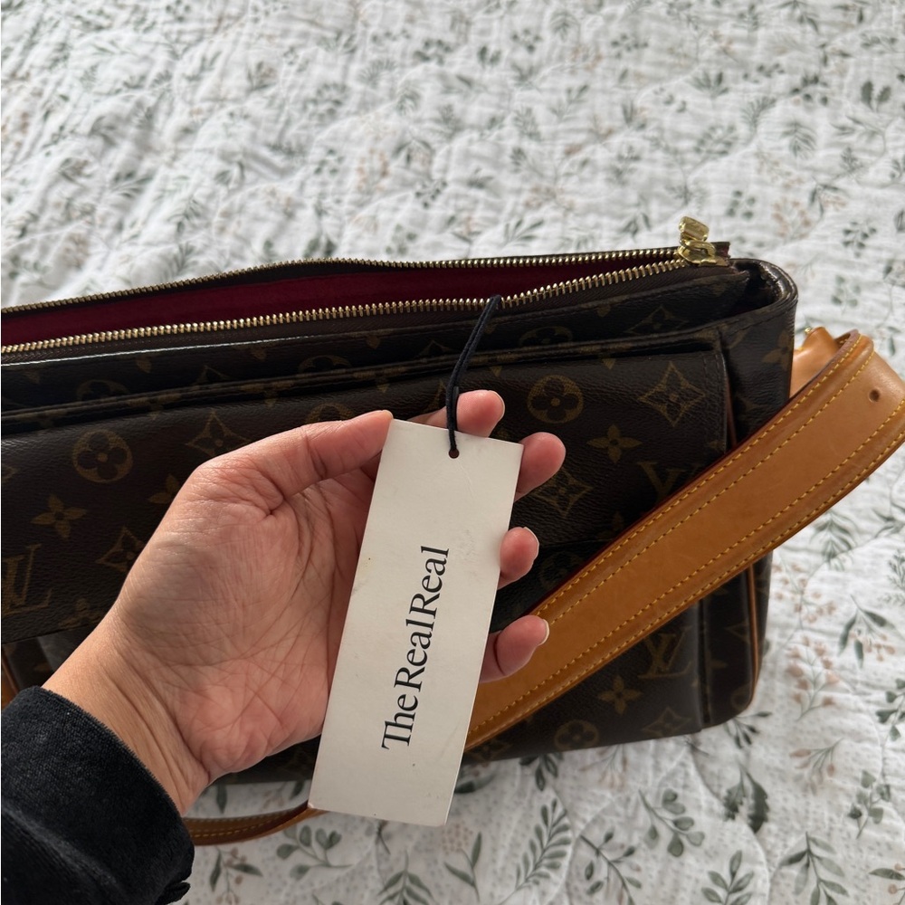 Louis Vuitton Viva Cite GM Monogram Shoulder Bag - Picture 3 of 12
